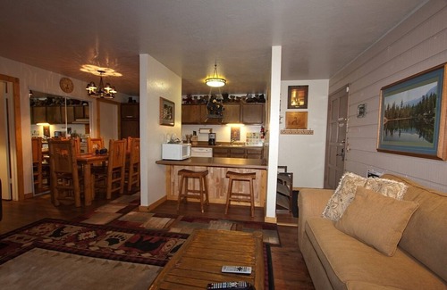 Mammoth Lakes Condo | Wow! Mammoth Escape 80/Summer Night & 115 and 120/Winter Night!