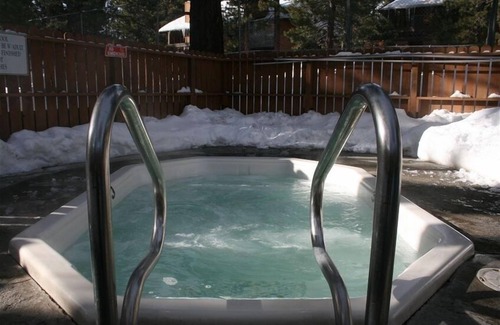 Mammoth Lakes Condo | Wow! Mammoth Escape 80/Summer Night & 115 and 120/Winter Night!