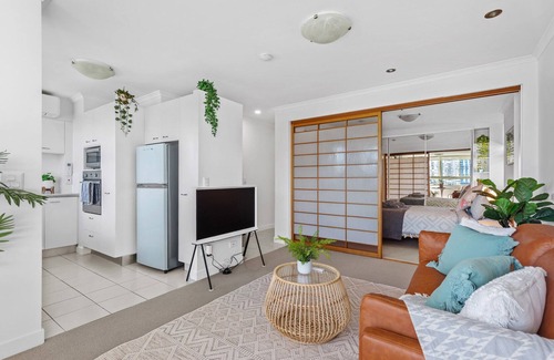 Kangaroo Point Apartment | Wow! ~ Skyline City, Water + Story Bridge Views