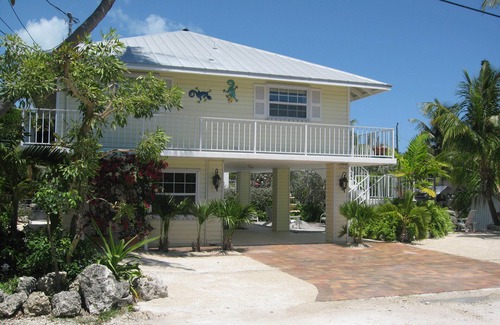 Islamorada House | WOW! WATERFRONT CANAL HOME-RELAXING, FRESH & CLEAN-FISH, SWIM, SNORKEL CLOSE BY!