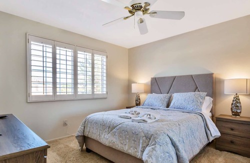 Arrowhead Lakes House | WOW! Waterfront home w/ Kayaks, Private Heated Pool, Spa–NO Extra Fee! Pool/Ping Pong! Free Golf