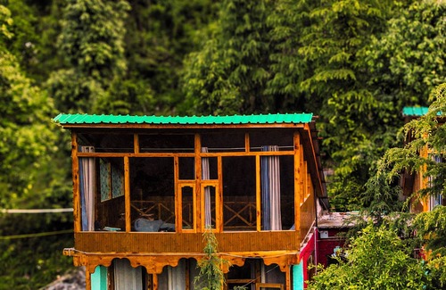 Banjar Cottage | WOW Wooden Duplex cottage (Yoga Kutir)