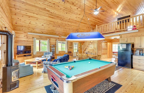 Deadwood Cabin | Wraparound Deck + BBQ: Pet-Friendly Deadwood Cabin