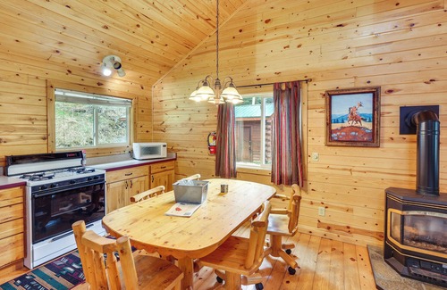 Deadwood Cabin | Wraparound Deck & Grill: Deadwood Cabin