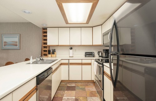 Grand Lake Condo | Wraparound Deck with Panoramic Views, Firepit, Close to Downtown Grand Lake