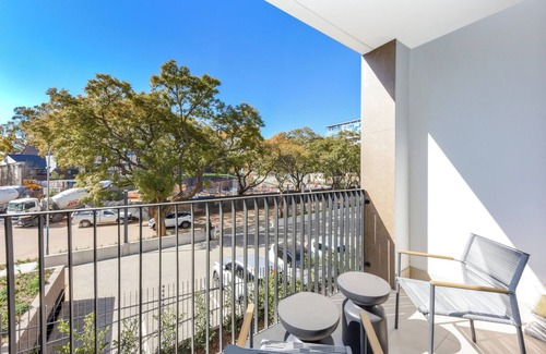 Greater Johannesburg Metropolitan Area Apartment | Wrapped in Rosebank Chic Comfort
