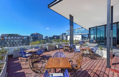 Greater Johannesburg Metropolitan Area Apartment | Wrapped in Rosebank Chic Comfort