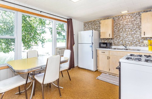 Park Rapids Cabin | WRC 2 Lake front, sandy beach, clear waters, great fishing