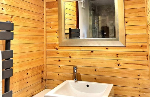 Llanybri House | Wren 23-Hot Tub-Woodland Lodges-Tenby-Pembroke