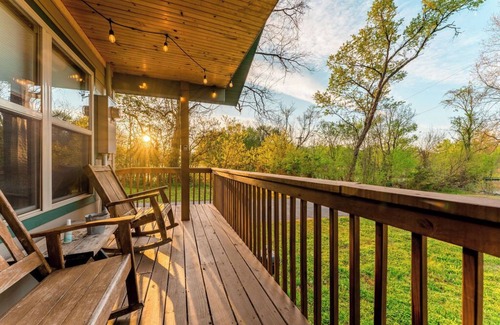 Branson Cabin | Wren Cabin - Private Hot Tub, Fireplace, and Lake View
