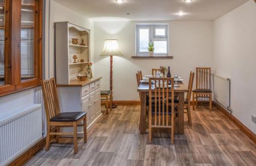 Lydney House | Wren Cottage