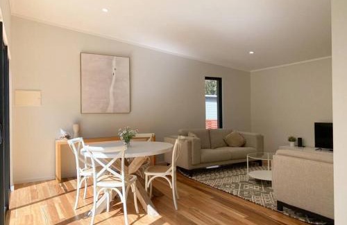 Yallingup House | Wren Studio - Private One-Bedroom Studio Nestled in Bushland