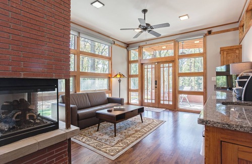 Quinlan Cabin | Wright House - Architectural beauty in the woods