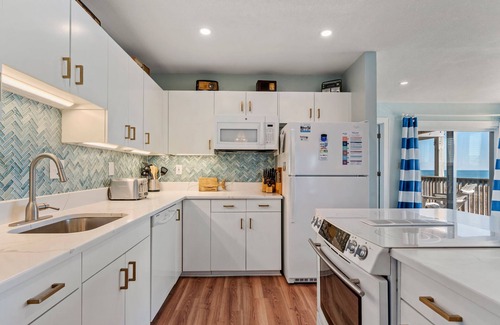 Kill Devil Hills Condo | Wright Nice View: Oceanfront Condo, Shared Pool