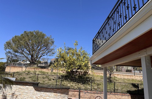 Burbank House | Write, dream, create, and finish your projects. Soul-nurturing view of Burbank!