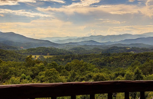 Whittier Cabin | Write your next chapter at Story Lodge!