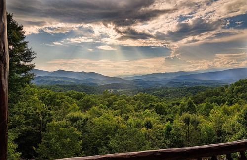 Whittier Cabin | Write your next chapter at Story Lodge!