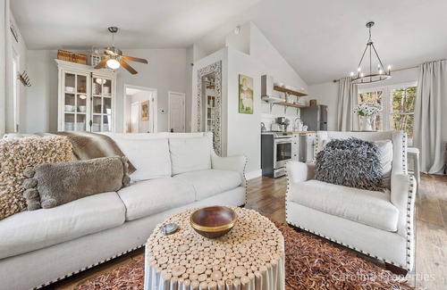 Piney Mountain House | Writer's Block - Big View, Fire Pit, Great Getaway