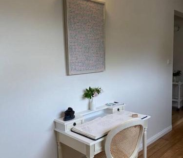 North Hobart House | Writer's Cottage, luxurious oasis in the heart of North Hobart