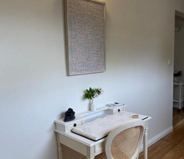 North Hobart House | Writer's Cottage, luxurious oasis in the heart of North Hobart