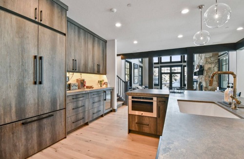 The Timbers Apartment | WRP2350 Ski-in, Ski-out West Red Pine Estate