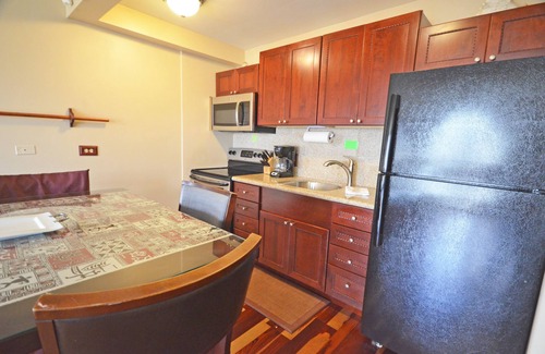 Waikiki Apartment | WS2105 Paradise Awaits Parking, Beach Pool & Gym