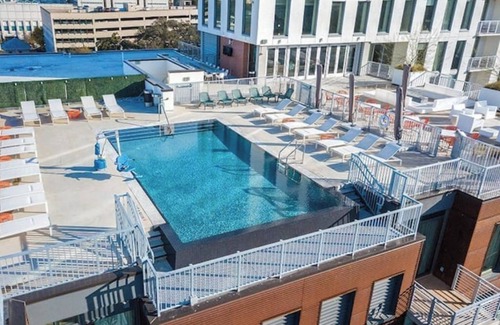 Warehouse District Condo | Wyndham Austin Luxurious 2 Bedroom with Kitchen