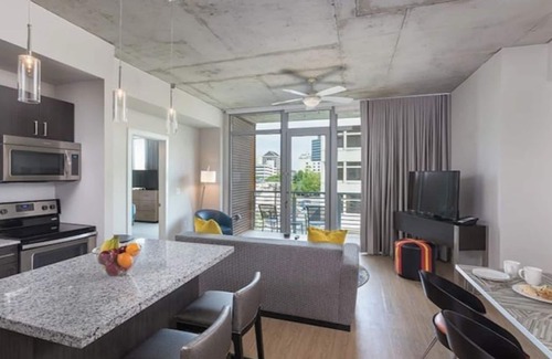 Civic District Condo | Wyndham Austin Luxurious 1 Bedroom with Kitchen