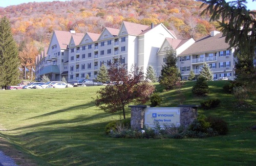 Hancock Condo | Wyndham Bentley Brook at Jiminy Peak ski in ski out