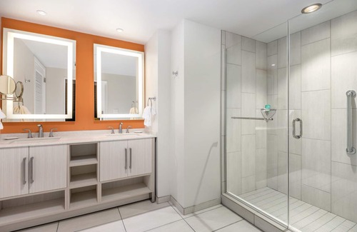 Clearwater Beach Resort | Wyndham Clearwater Lux Oceanfront Condo with onsite Spa & amenities