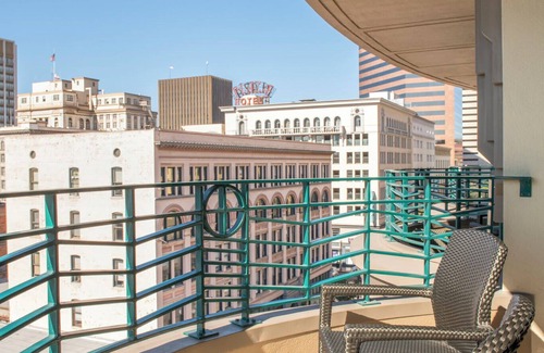 Gaslamp Quarter Condo | Wyndham Harbour Lights | Six Studio Suites