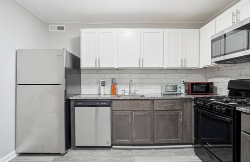 Forest Park Apartment | Wyndham Hills Retreat | Stylish & Serene Stay