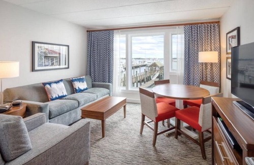 Yachting Village Condo | Wyndham Inn on the Harbor, perfect location