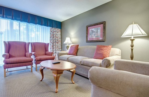 Williamsburg Resort | Wyndham Kingsgate close to Colonial Williamsburg/Busch Gardens/Wineries/Shopping