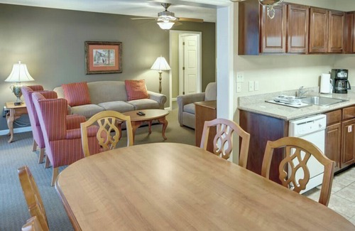 Williamsburg Condo | Wyndham Kingsgate | Two 2BR Suites Sleeps 12!