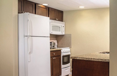 Survey Creek Condo | Wyndham Palm Aire | Four 2BR Suites Sleeps 24!