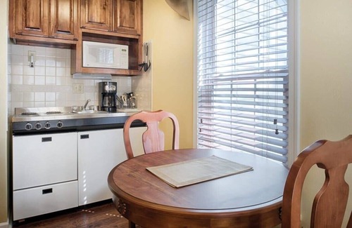Williamsburg Condo | Wyndham Patriots Place | 1BR/1BA King Bed Suite