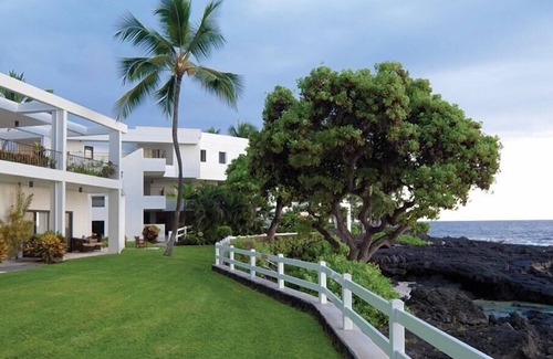 Historic Kailua Village Condo | Wyndham Royal Sea Cliff | Three 2BR/2BA Suites Sleeps 18!