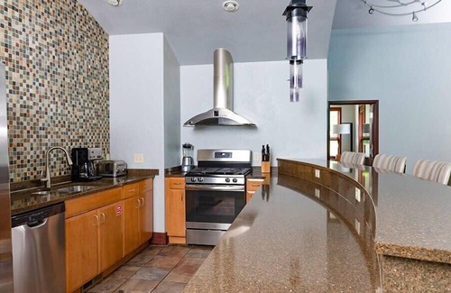 Lake Delton Condo | Wyndham Sundara Resort | 3BR/3BA King Pres Suite