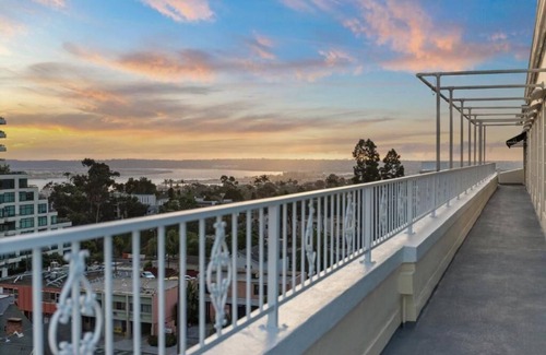 Park West Apartment | Wyndham Victorian style 2 bedroom condo in San Diego near Hillcrest & Downtown