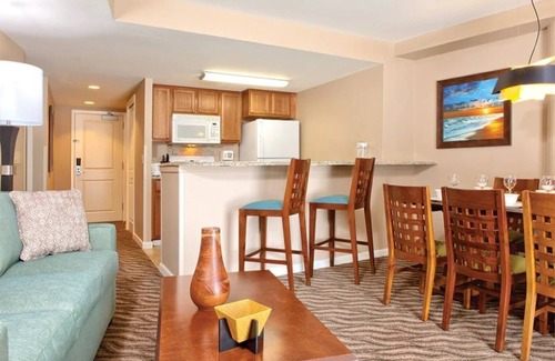 Waikiki Resort | 🌴 Wyndham Waikiki Beach Walk✨ Experience Paradise in a 2BR Villa - Sleeps 8!
