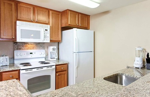 Waikiki Resort | 🌴 Wyndham Waikiki Beach Walk✨ Experience Paradise in a 2BR Villa - Sleeps 8!