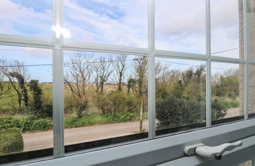 Irstead House | WYNGATE, pet friendly, with a garden in Happisburgh, East Anglia