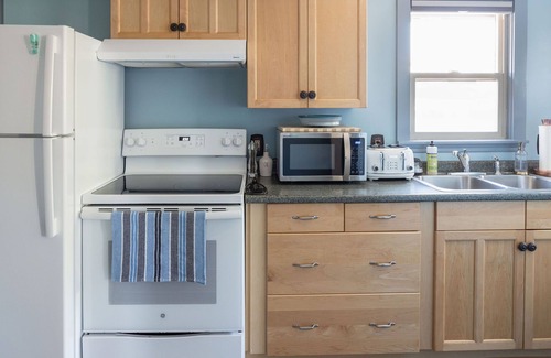 Carlton House | Wynkoop: Taste of Europe | Walk to Wineries | Pet Friendly