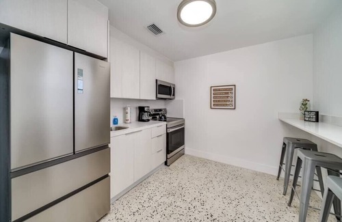 Wynwood Art District Apartment | Wynwood Charm 3, Live the art.1 Free Gated Parking