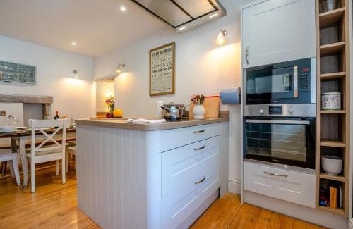 Swanage House | Wyvern Cottage