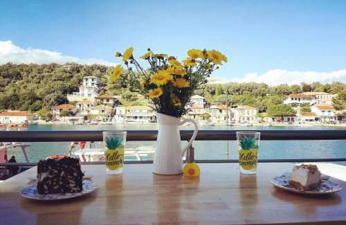 Vathi House | Xaradiotis House - A modern home away from home