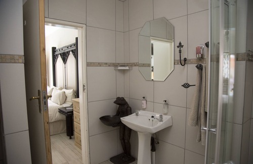 Garsfontein House | Xaviera Guest House