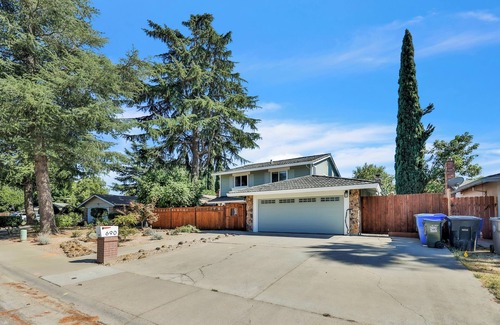 Northgate House | Xen House 3Bed/2Bath - Large fenced backyard - 10 Min from Downtown Sacramento