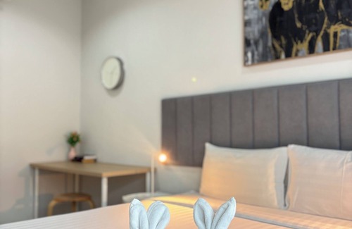 Rawai Hotel | Xen Pool Access